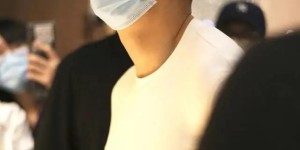 Big boy style short hair + T-shirt (full of sunshine and charm, so cute)