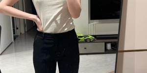 Slim-fitting, straight-shoulder T-shirts are the must-have for summer (can be worn by all working women and students)