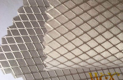 Why is plaid Oxford cloth so popular?