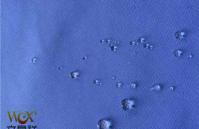 Is it better to use non-woven fabric or Oxford cloth for quilt storage?