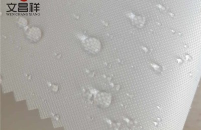 How to choose between Oxford cloth backpack and rucksack?