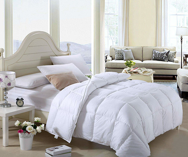 Which one is a duvet or a silk quilt? Good Which one is better, a duvet or a silk quilt?