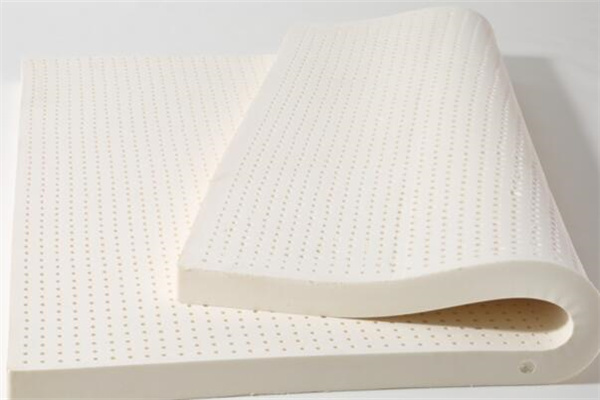 What kind of mattress is better for newborn babies to sleep on