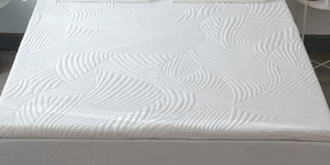 What are the advantages and disadvantages of memory foam mattresses
