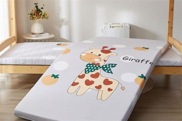 What kind of mattress should children use?