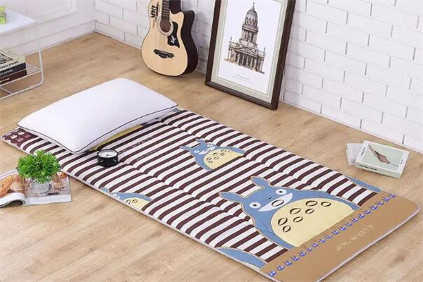 What material is better for children’s mattresses?