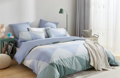 Which brand of four-piece bed set has better quality