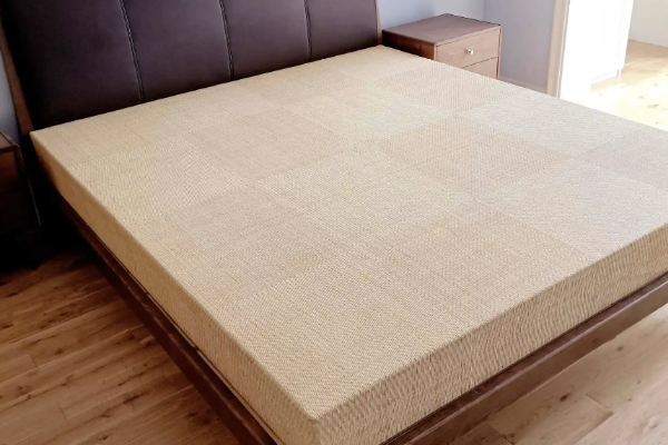 What are the three criteria for a good mattress