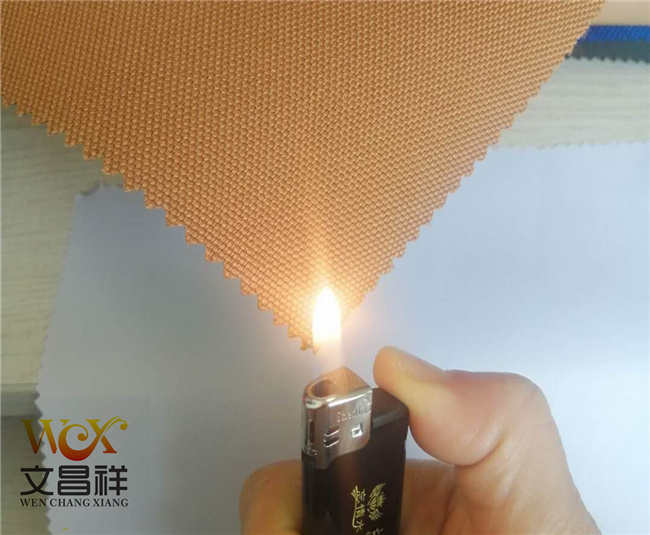 Fire-retardant and flame-retardant fabric